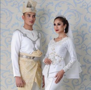 16 Inspirasi Baju Kahwin Songket Yang Confirm Anda 