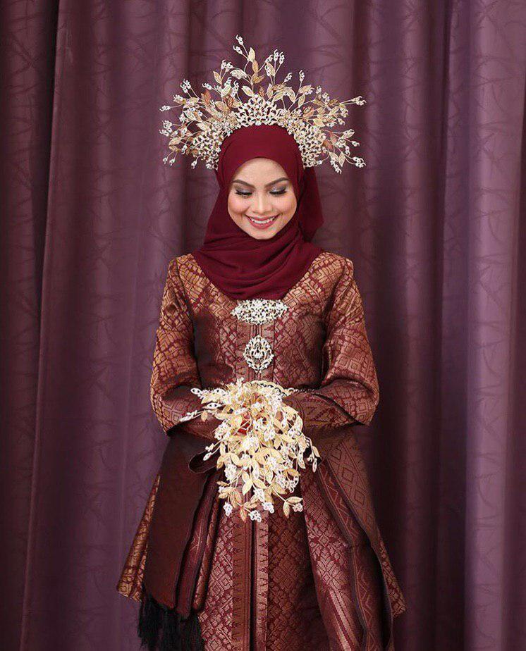 Pilihan Warna Rekaan Baju Songket Buat Bakal Pengantin 